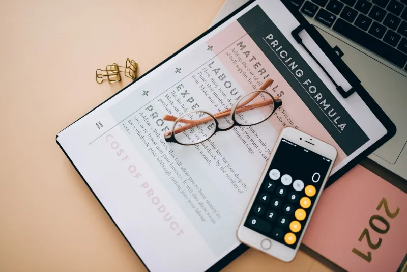 Does That $400 Frame Actually Make Sense? A Real-World Cost-Per-Wear Breakdown