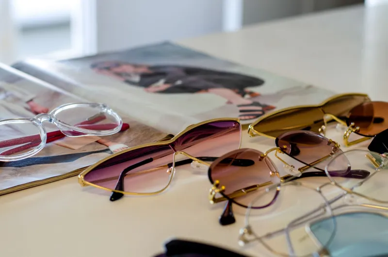 One New Pair and Suddenly Everything Changes: Understanding the Frame Domino Effect